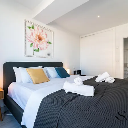 Apartmán Exquisite 2 Bedroom Apt, Pool, Views *