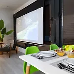 Exquisite 2 Bedroom Apt, Pool, Views Apartment