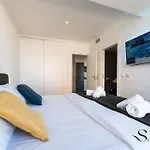 Exquisite 2 Bedroom Apt, Pool, Views Apartment Torremolinos