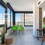 Lägenhet Exquisite 2 Bedroom Apt, Pool, Views Torremolinos