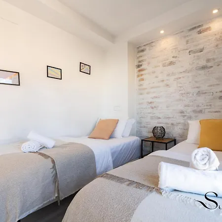 Exquisite 2 Bedroom Apt, Pool, Views Апартаменти *