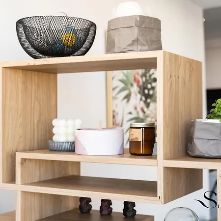 Exquisite 2 Bedroom Apt, Pool, Views Апартаменти