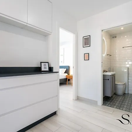 Exquisite 2 Bedroom Apt, Pool, Views Апартаменти *