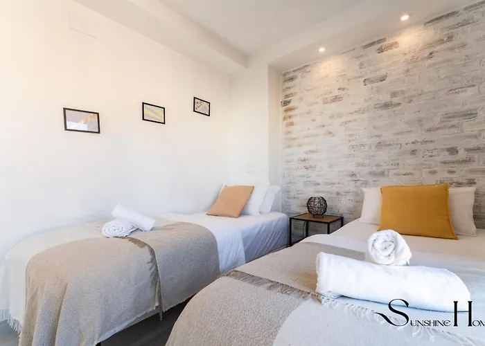 Exquisite 2 Bedroom Apt, Pool, Views Daire *