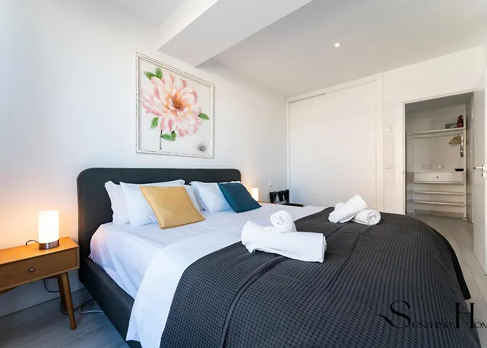 Daire Exquisite 2 Bedroom Apt, Pool, Views *