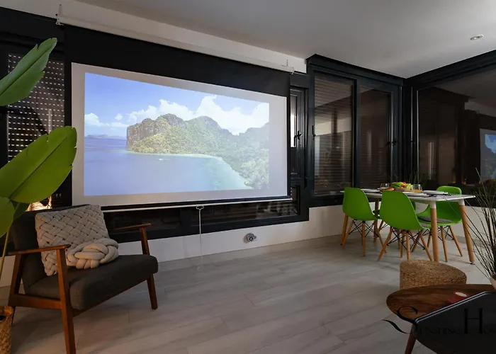 Exquisite 2 Bedroom Apt, Pool, Views Apartamento *