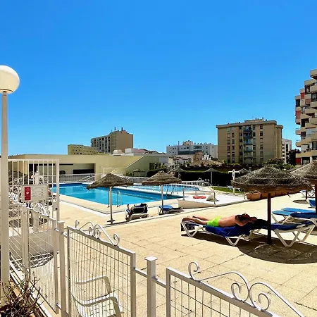 Exquisite 2 Bedroom Apt, Pool, Views Apartament Torremolinos