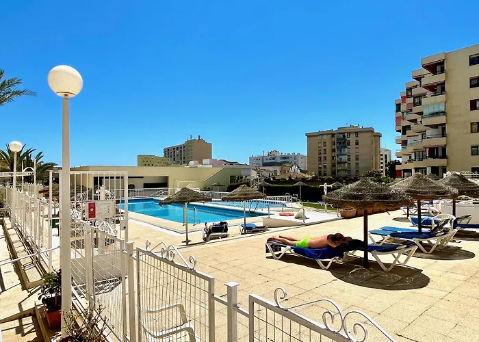 Exquisite 2 Bedroom Apt, Pool, Views Apartament Torremolinos