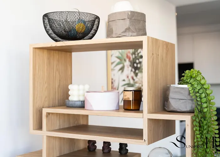 Exquisite 2 Bedroom Apt, Pool, Views Apartament